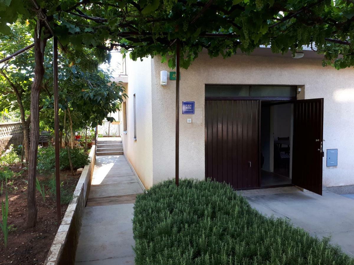 Apartman Ivan Appartamento Pola Esterno foto